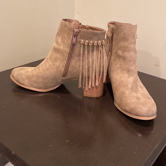 Brown fringe western ankle boots size 10 - Picture 3 of 3